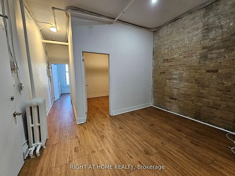 437 Spadina Ave #2 — Photo 11