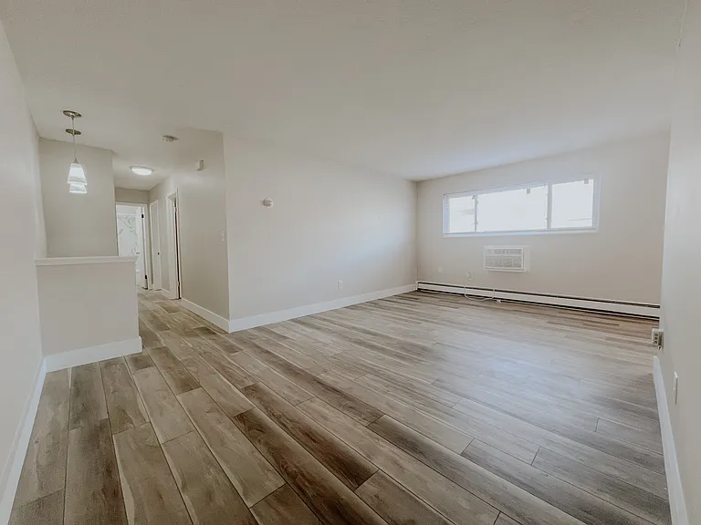 Emerald Village Apartments — Photo 5