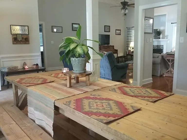 806 Leslie Ct — Photo 5