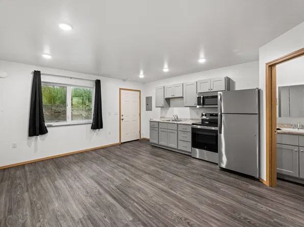2752 Stone Pointe Ct, North Pole, AK
