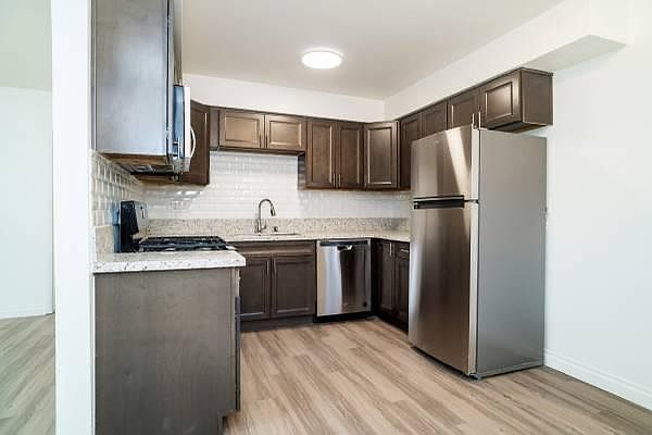 1st image of 19950 Roscoe Blvd #15