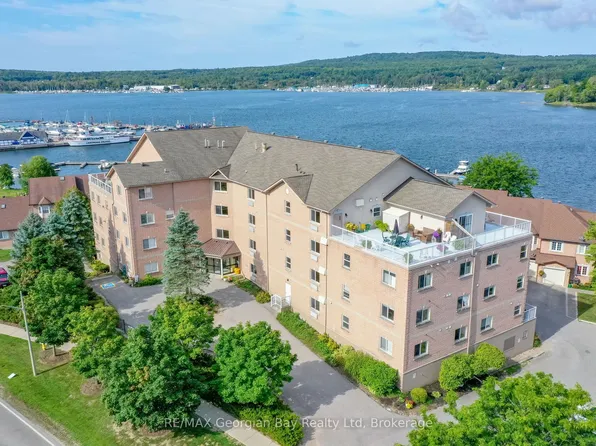 4 Beck Blvd #307, Penetanguishene, ON L9M 2H3