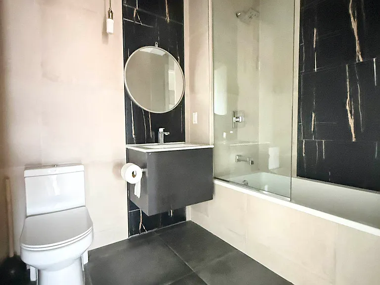 679 E 21st St #2A — Photo 7