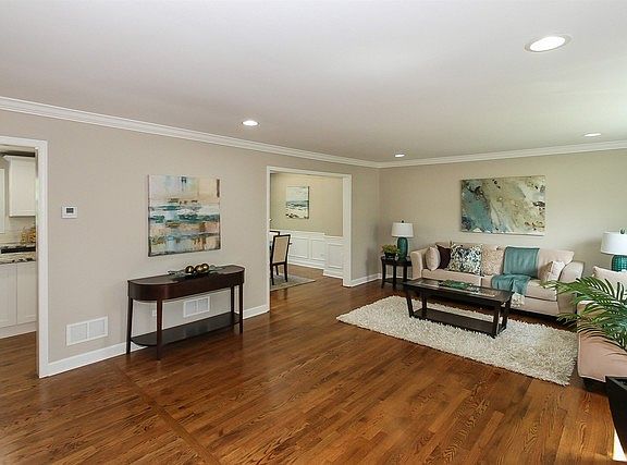 3rd image of 1664 Longvalley Dr