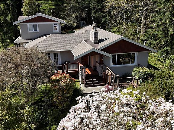 2nd image of 2229 Arbutus Rd