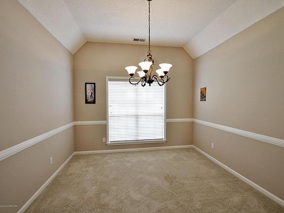 4th image of 1136 Deer Creek Dr
