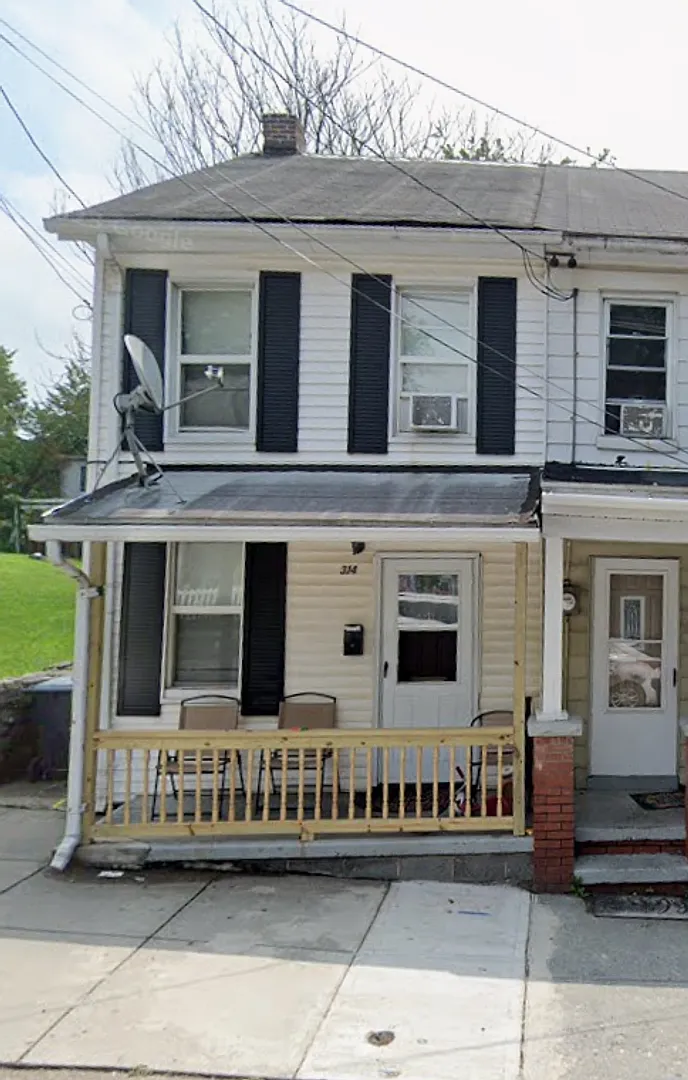 Bright 3 Bedroom, 1 Bath Single Family Home in Steelton, PA! — Photo 1