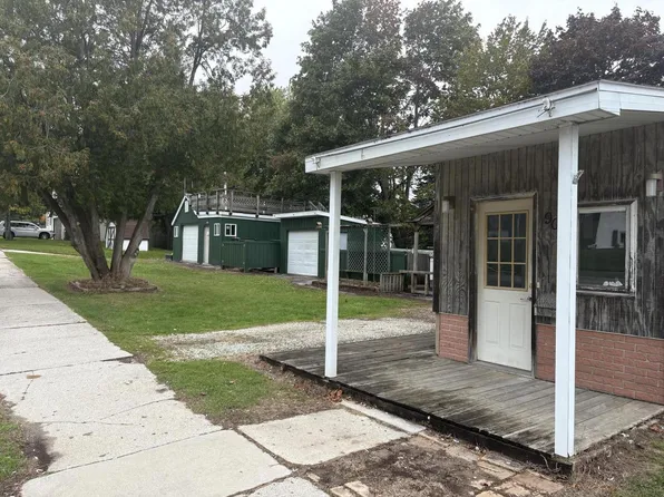 904 Dewey STREET, Manitowoc, WI 54220