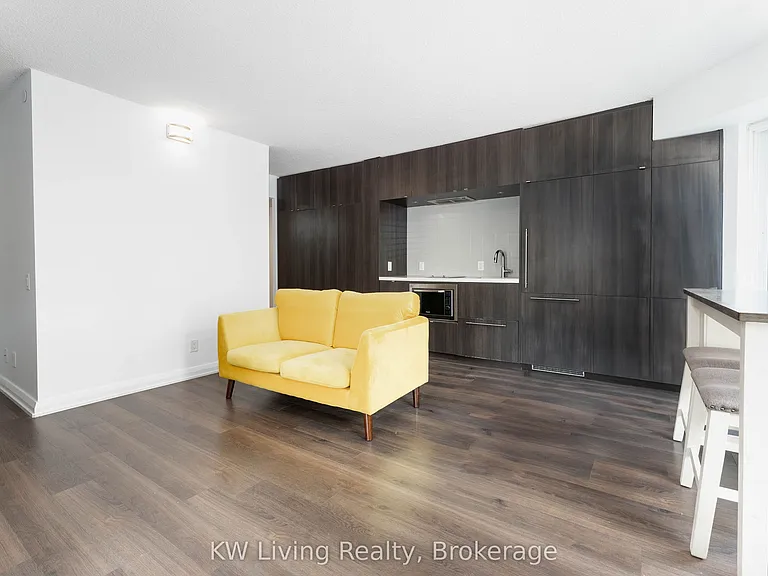 155 Yorkville Ave #517 — Photo 5