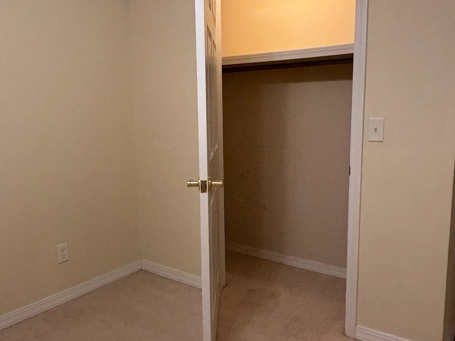 3 bed, 1600 sqft, $1,700 — Photo 2