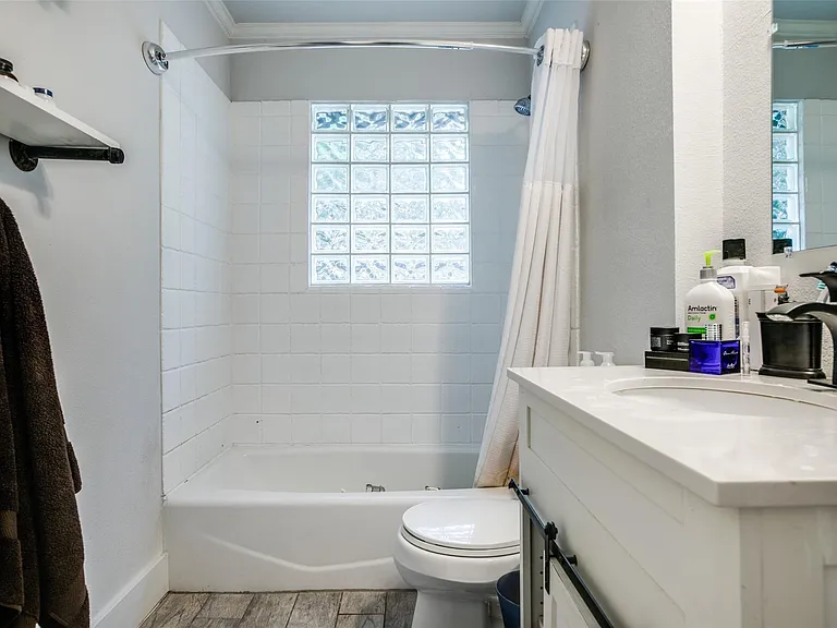 6136 Saint Moritz Ave — Photo 7