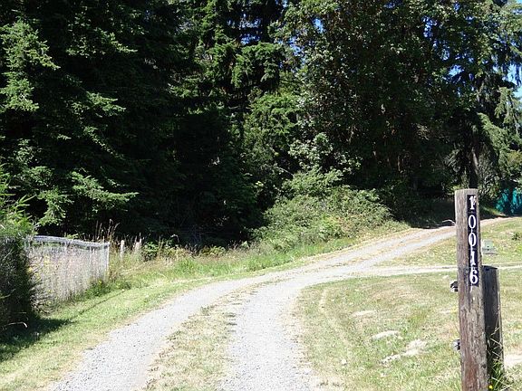 Welcome Home!   Very private, end of the road location.  Yet very close to town.  