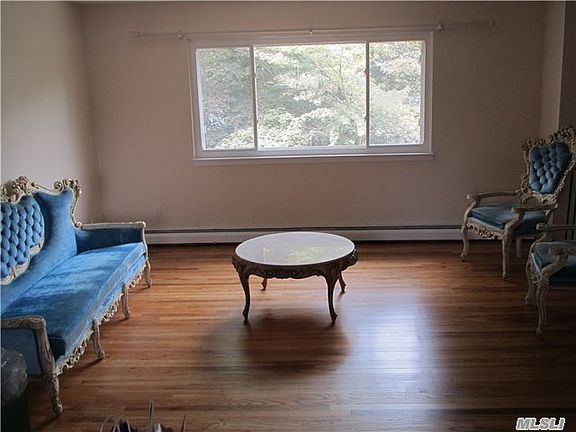 4th image of 37 Lawrence Ave