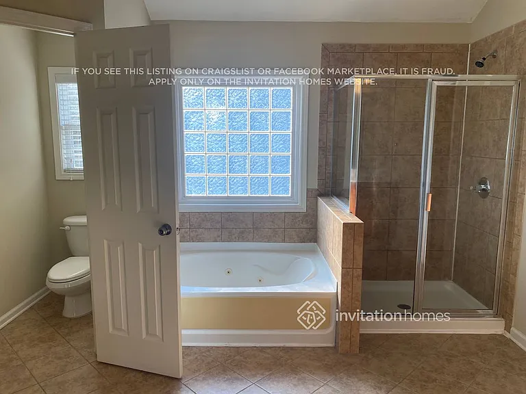 4001 Sedgewick Rd — Photo 9
