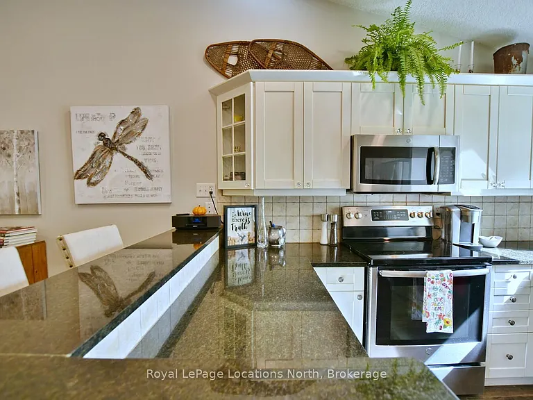 590 Oxbow Cres — Photo 19