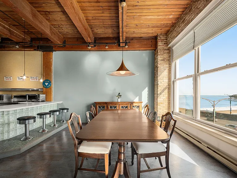 540 N Lake Shore Dr — Photo 3