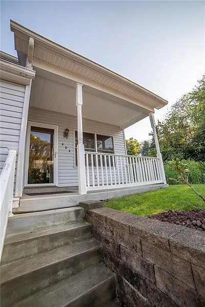 404 Short St photo 1