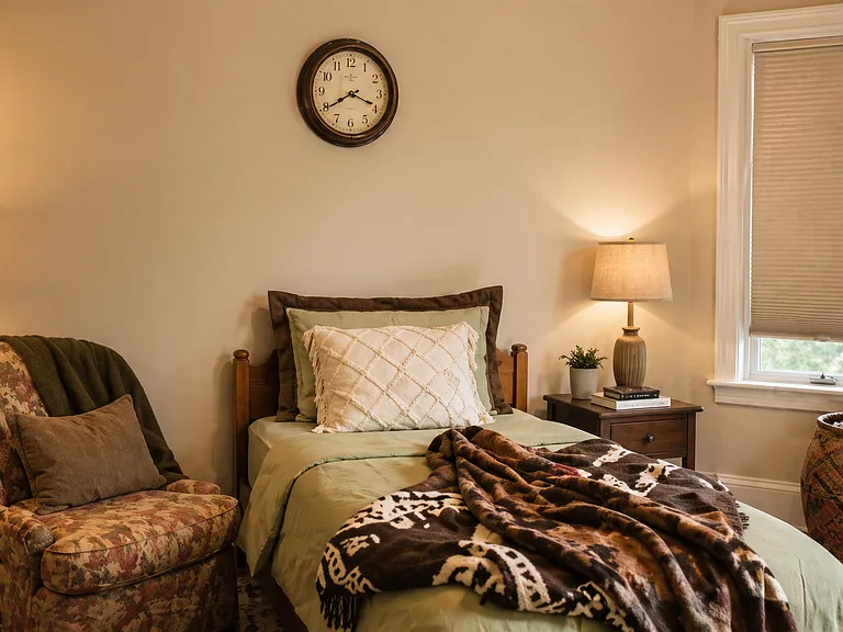 37 Waverly St #2 — Photo 4