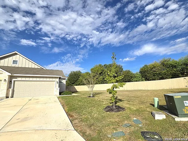 3 bed, 2.0 bath, 1366 sqft, $1,800 — Photo 2