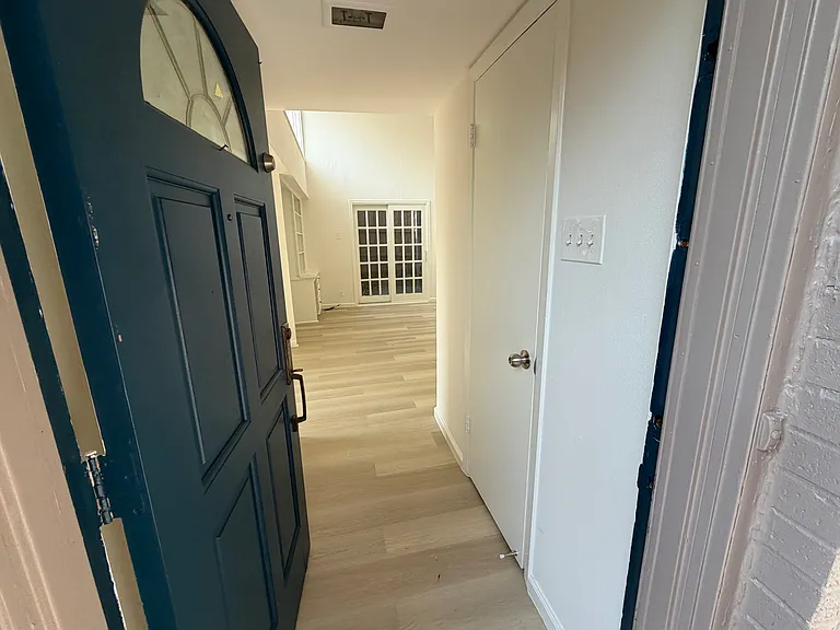 7038 Briarmeadow Dr — Photo 4