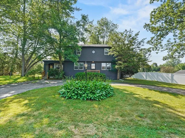 20 Albion Ln, West Newbury, MA 01985