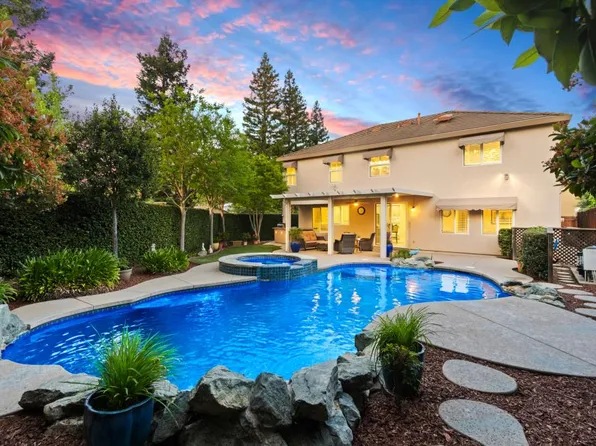 5500 Tierra Gardens Ln, Carmichael, CA 95608