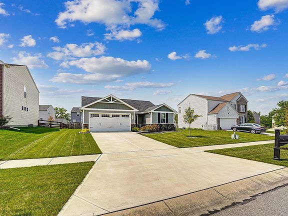 3rd image of 5851 Bentwood Dr