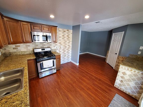 4th image of 14192 Deer Trail Dr
