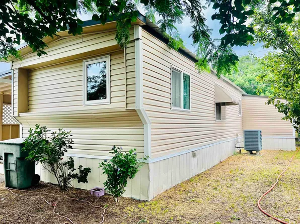 100 NW 16th St Trailer 18, Fruitland, ID 83619