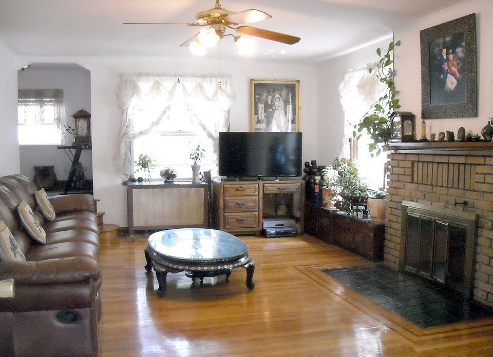 2nd image of 643 Park Ave