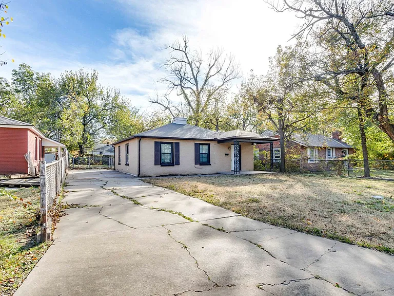 506 E Curtis Dr — Photo 2