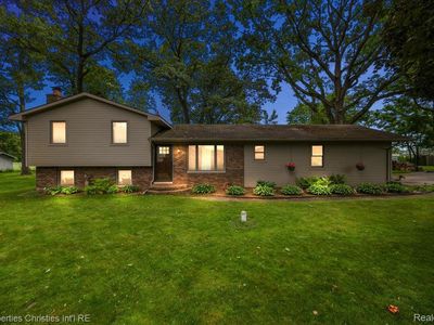 7871 Sunset St, West Bloomfield, MI, 48323
