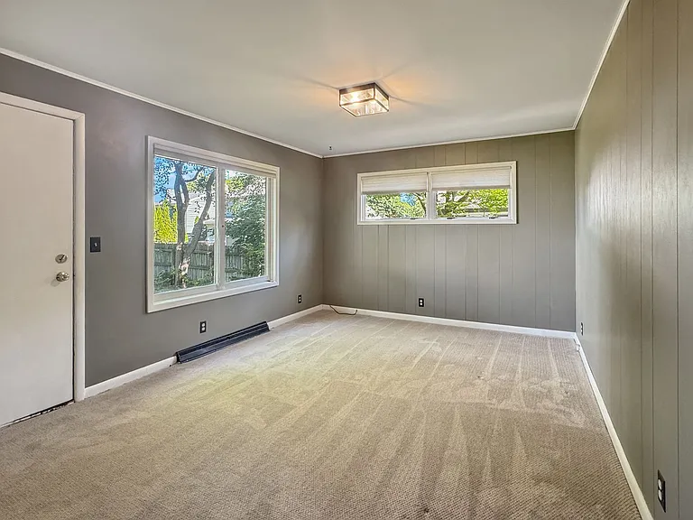 1353 Pinecrest Ave SE — Photo 12