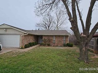 112 SE Trenton Rd, Lawton, OK 73501