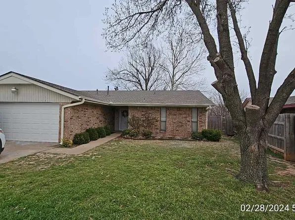 112 SE Trenton Rd, Lawton, OK 73501