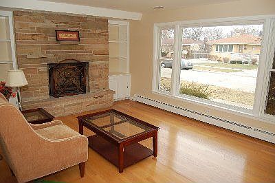 2nd image of 10104 S Lawrence Ct