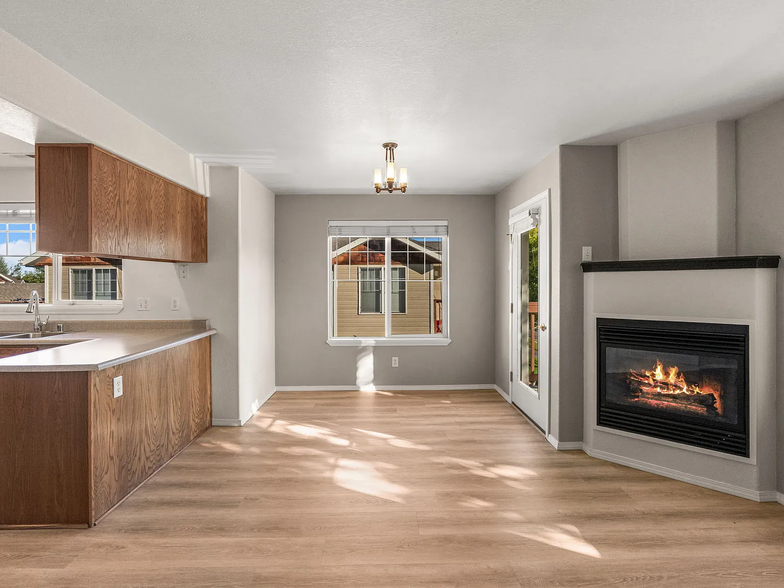825 Forestglen Dr, - Unit... — Photo 4