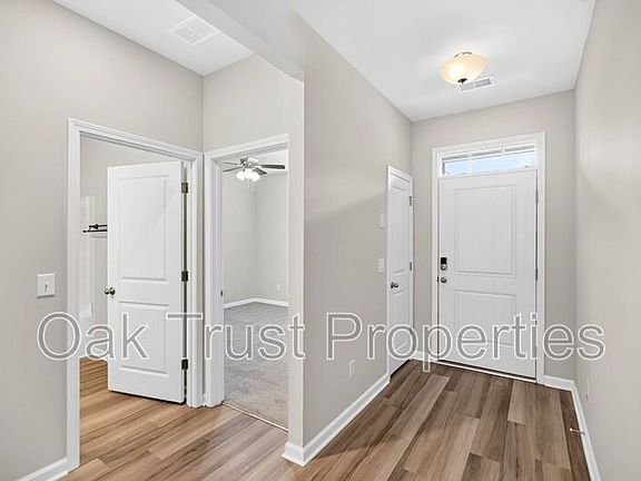 3rd image of 216 Sarcoxie Rd