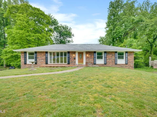 107 Dogwood Ln, Johnson City, TN 37604