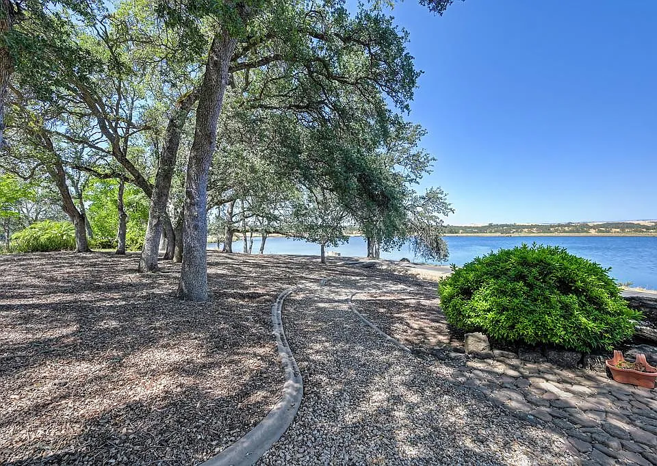 6527 Chesbro Cir #1