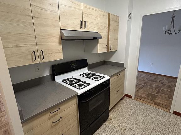 4th image of 4000 Tunlaw Rd NW APT 223