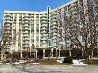 20 N Tower Rd APT 8E, Oak Brook, IL 60523