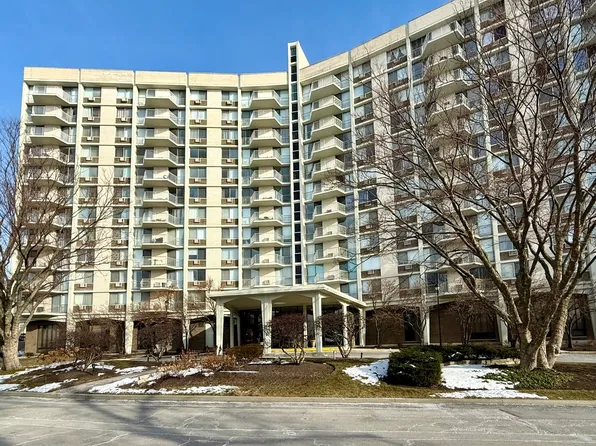 20 N Tower Rd APT 8E, Oak Brook, IL 60523