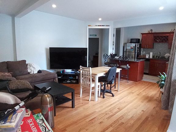 5th image of 408 Salem St #1