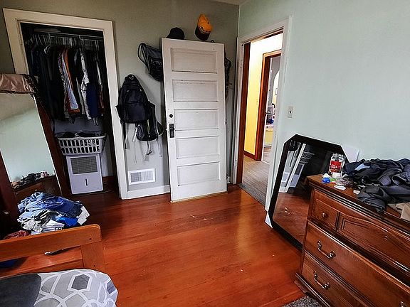 3rd image of 305 1st Ave NE
