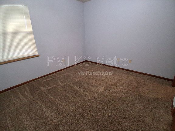 2nd image of 214 W Orchard St #2