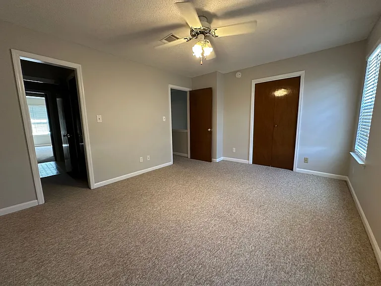 2448 Riverlook Dr — Photo 18