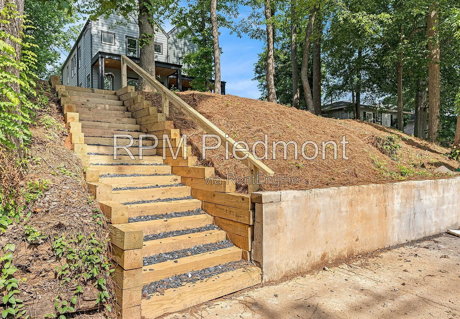 2 bed, 2.5 bath, 749 sqft, $1,800 — Photo 4