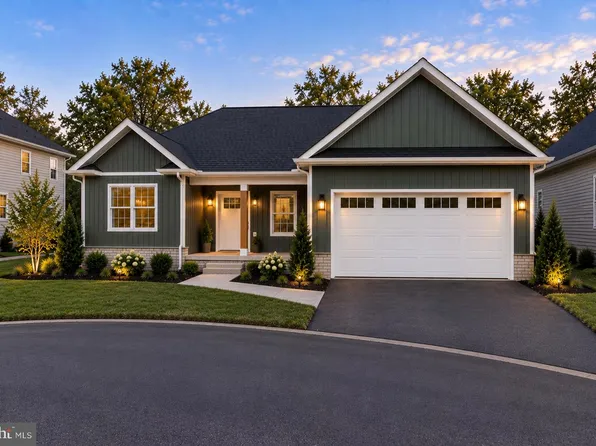 77 Shuykill Dr, Martinsburg, WV 25403
