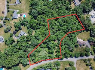 40 Highland Ridge Rd, Manalapan, NJ 07726